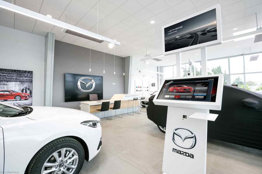 Borne de concession Mazda